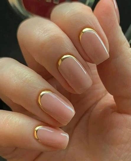 https://iueds.com/wp-content/uploads/2023/03/Gold-Line-Nail-Design.webp