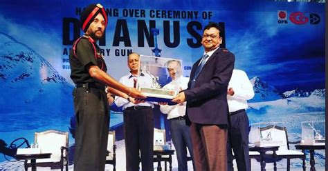 Indian Army gets first batch of Dhanush artillery guns