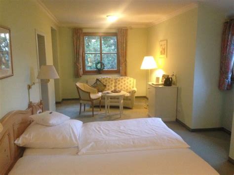 FORSTHAUS LIMBERG (Preussisch Oldendorf) - Lodge Reviews, Photos, Rate ...