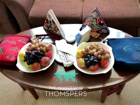 10 Days. 4 People. 1 Room. – Lena and Brian – The Wandering Thomspers