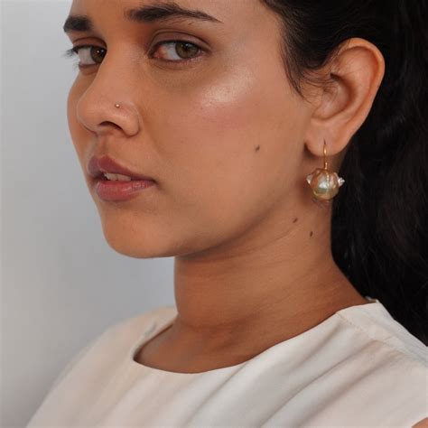 ROSALIND RENAISSANCE BAROQUE PEARL EARRINGS – rivaajclothing