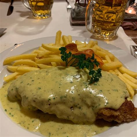 HOTEL RESTAURANT WEISSES KREUZ (Schwarzenberg) - Hotel Reviews & Photos ...