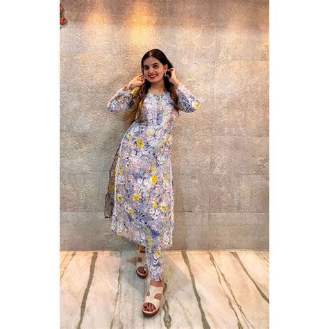 Grey Mulmul Yellow Floral Cotton Chikankari Kurti Set – The Vasiliki