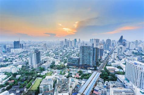 武汉2019年新房成交同比增长25% 均价1.5万元左右新房畅销 - 知乎