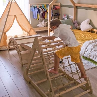 Pickler triangle with climbing : useful device or just fun? - YokoTower