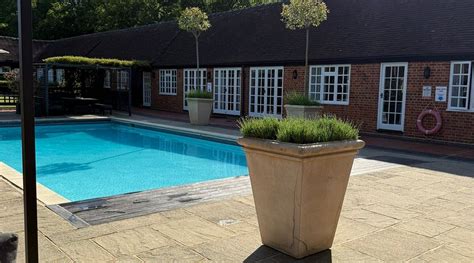 WHITMOOR FARM (Guildford, Surrey) - Farmhouse Reviews, Photos, Rate ...
