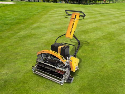 INFINICUT Y GREENMOWERS: INNOVACIÓN Y PRECISIÓN EN EL CORTE DE GREENES ...