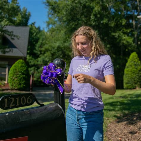 Turn the Town Gold Bow Fundraiser - Isabella Santos Foundation