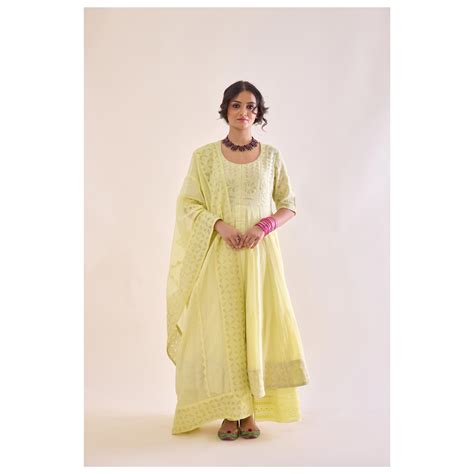Indian outfits, artisanal weaves- traditional ethnic womens clothes ...
