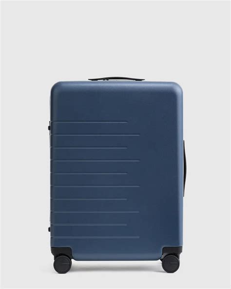 Hard Shell Suitcase 的图像结果