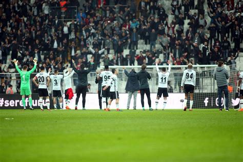 Besiktas vence a Kayserispor y se ilusiona con el título - La Tercera