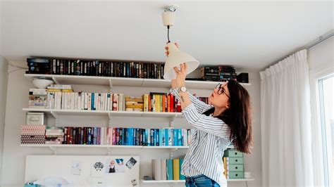 Light Bulb Types 的图像结果