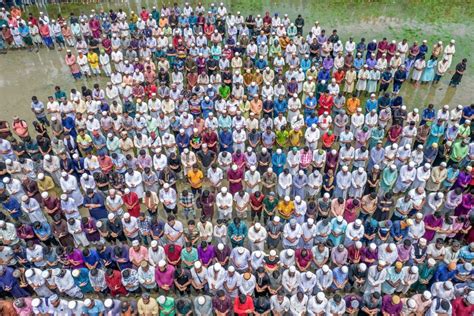 Bangladesh Islamist leader buried after violent protests