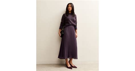 Petite Dark Burgundy Chiffon Pleated Midi Skirt | New Look