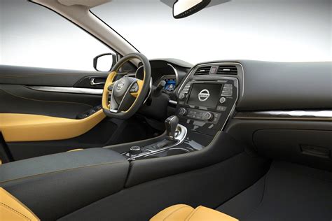 2017 Nissan Maxima Review & Ratings | Edmunds