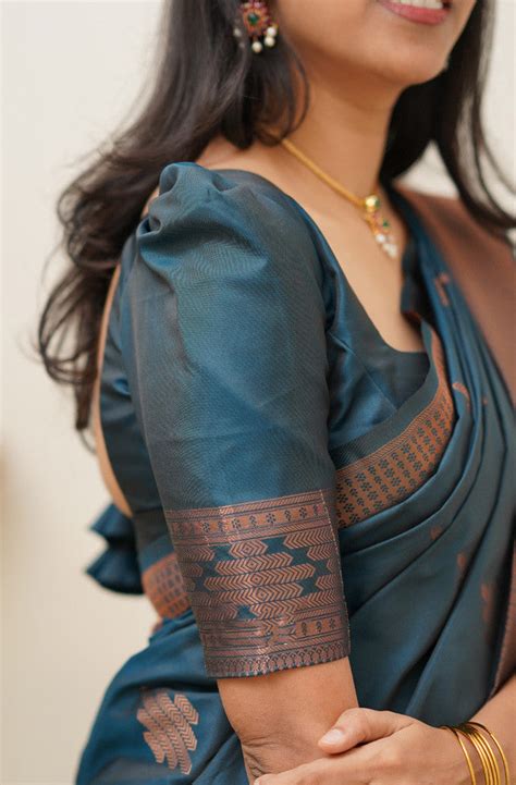 Beleaguer Rama Soft Silk Saree With Dissemble Blouse Piece – LajreeDesigner