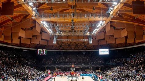 Van Straten Medical | Signify Company Website