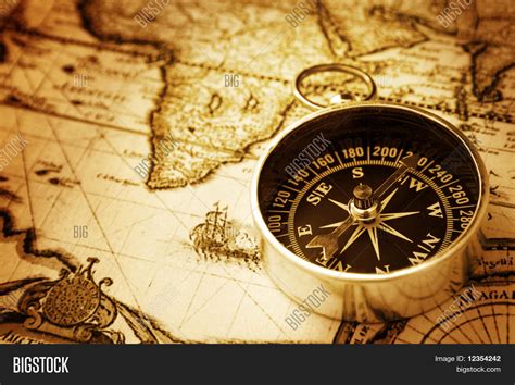 Imagen y foto Brújula De Mapa (prueba gratis) | Bigstock