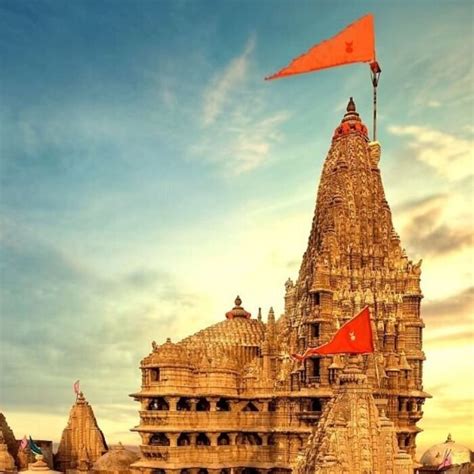 Best Time to Book Hotels in Dwarka Near the Temple