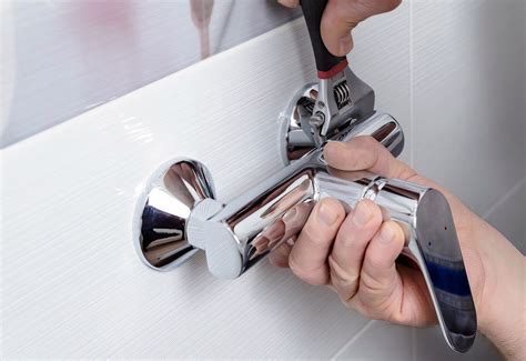 How To Fix Leaking Shower Tap — DIY Method ‐ Big Blue Plumbing