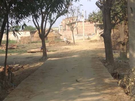 सड़क निर्माण अधूरा रहने से यातायात में परेशानी