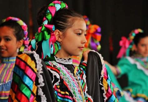 Shops, Malls, and Shopping Centers in Holland, Michigan