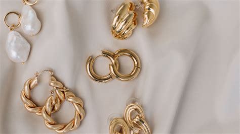 How to clean earrings — from gentle washing to sanitizing | Real Homes