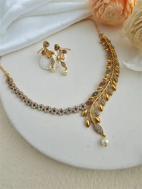 BINNI Binnis Wardrobe Jiva Leaf Design Golden Necklace Set Price in ...