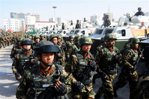 模仿獵殺本·拉登？中國在新疆特訓反恐武裝 - 紐約時報中文網