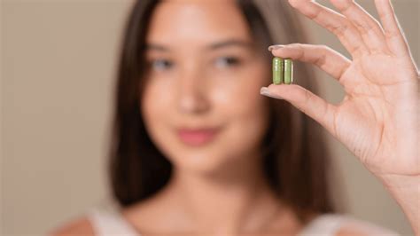 Vitamin E Capsule for Face: Benefits & How to Use