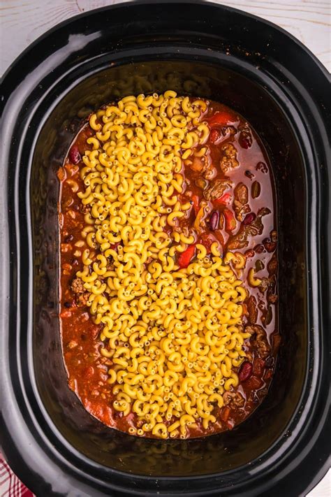 Easy Slow Cooker Chili Mac & Cheese