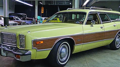 1977 Dodge Monaco Crestwood - CLASSIC.COM