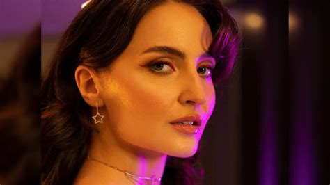 EXCL! Elli AvRam says working with Aamir Khan, Dhanush, Amitabh ...
