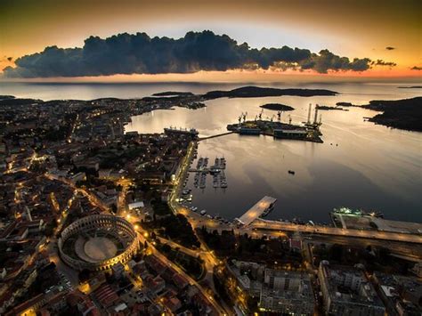 PULA CITY CENTER ACCOMMODATION - B&B Reviews, Photos, Rate Comparison ...