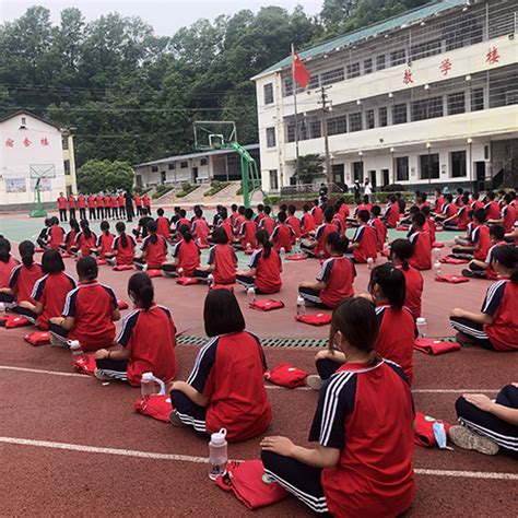 青少年素质教育学校-湖南特训学校|湖南青少年管教学校|叛逆孩子学校|青少年成长教育学校|问题孩子教育机构|快乐成长教育学校