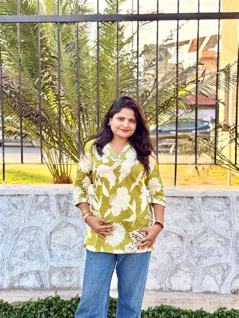 Women's Olive Green & White Bold Floral Print Cotton Tunic – Kurti Master