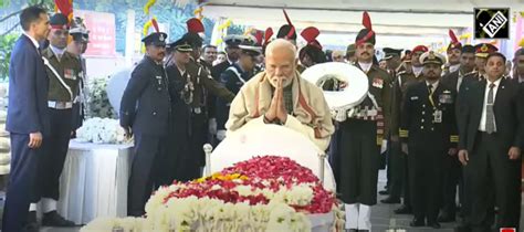 Manmohan Singh Last Rites LIVE: प्रधानमंत्री नरेंद्र मोदी ने निगम बोध ...