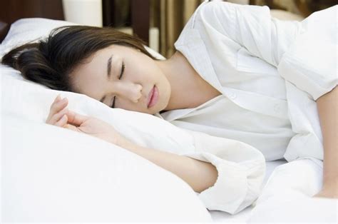 女性睡觉时间憋尿对身体有哪些坏处？如何预防睡觉时间憋尿_女性养生_三顶养生网