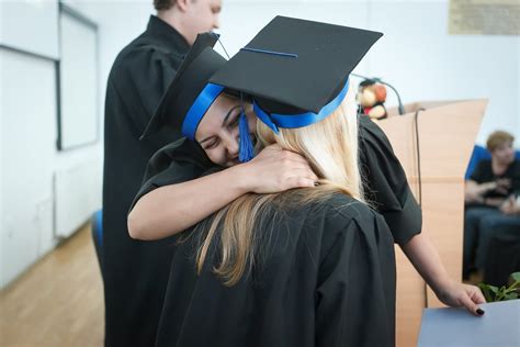 英国杂谈：关于英国大学的毕业典礼和毕业证发放事宜