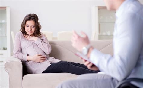 孕期怎么避免胎儿宫内缺氧 怀孕后什么表现是胎儿缺氧了 _八宝网