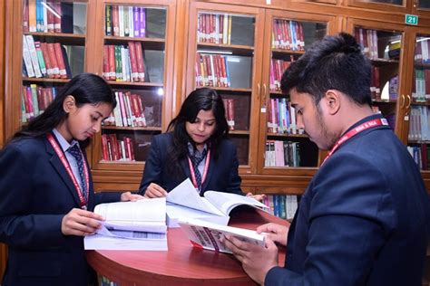 ITS College of Professional Studies Faculty Profile, Greater Noida ...