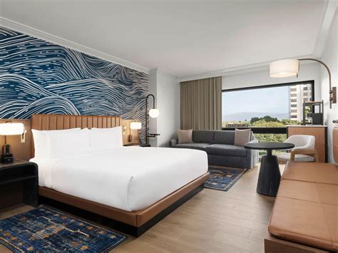 Hotel Rooms & Suites in Orange County | Hyatt Regency Irvine