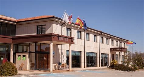 HOTEL VILLA DE ALMAZAN - Hotel Reviews, Photos, Rate Comparison ...