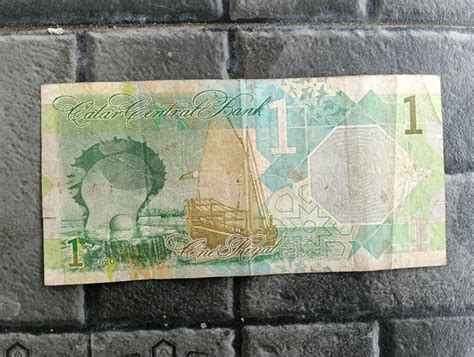 Qatar 1 Riyal - Used Note