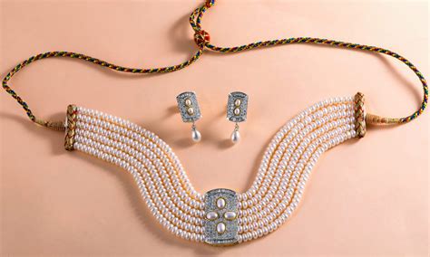 Look Like A Million Bucks In Elegant Pearl Bridal Jewellery Sets ...