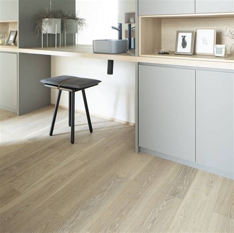 New Design Waterproof 8mm 12mm Luxury Embossed Spc/PVC/Vinyl Engineered ...