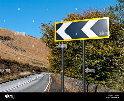 Directional Signs 的图像结果