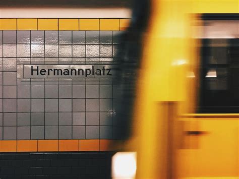 Information Sign 的图像结果