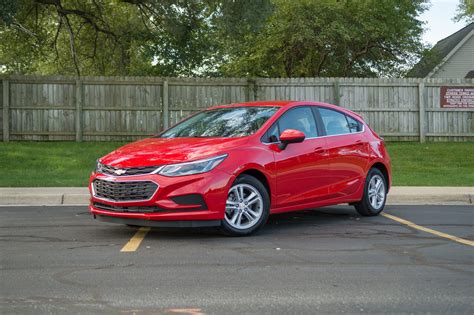 2017 Chevrolet Cruze Hatchback review: More junk in the trunk - CNET