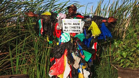 « Notre trésor meurt » : le littoral ouest-Africain en lutte contre les ...